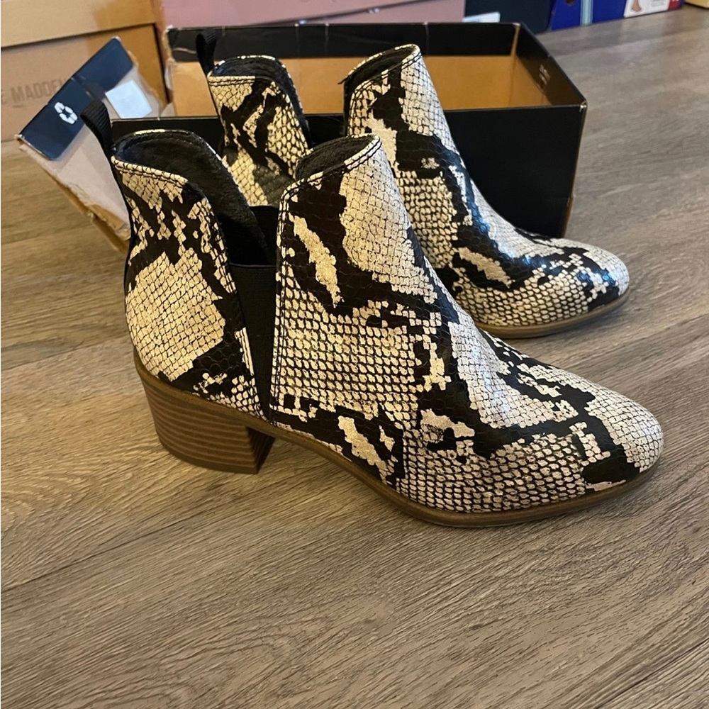 Dr. Scholls booties